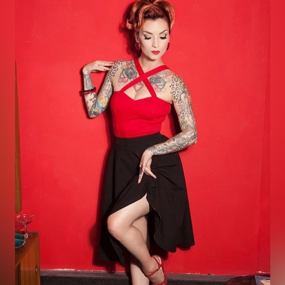 NEW Retro Gal Criss Cross Top in Red - Picture 1 of 3